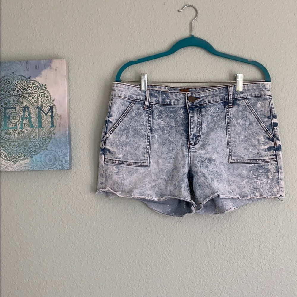 Kut from the kloth Gerri fray shorts size 12